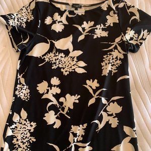short sleeve stretchy black blouse with white flowers